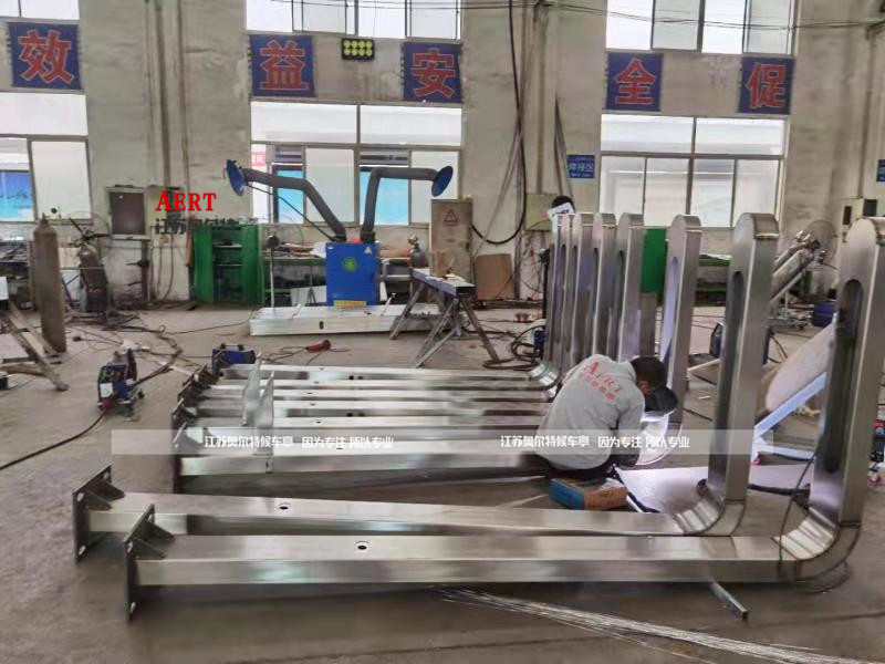 西安智能城市之光公交候車(chē)亭第6批發(fā)貨 西安智能城市之光公交候車(chē)亭第6批發(fā)貨